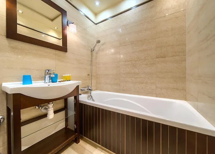 Wyspa Slodowa For 8 People By Bookinghost Apartment Wroclaw